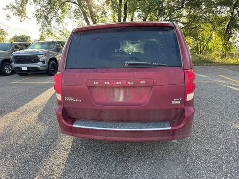 Used 2014 Dodge Grand Caravan SXT FWD image 5
