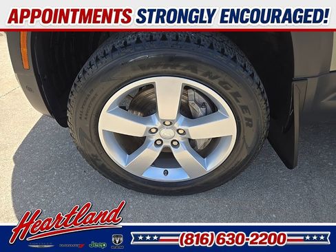Used 2021 Land Rover Defender 90 First Edition AWD/4WD image 30