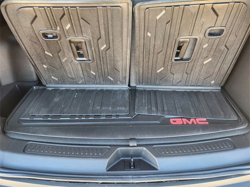 Used 2023 GMC Acadia SLE w/ Driver Convenience Package image 32