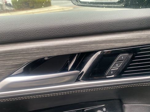 Used 2024 Jeep Wagoneer L Series II w/ Flexible Seating Group image 12