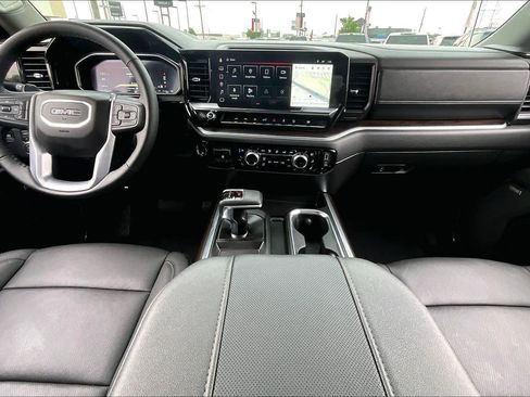 Used 2026 GMC Sierra 1500 SLT AWD/4WD image 16