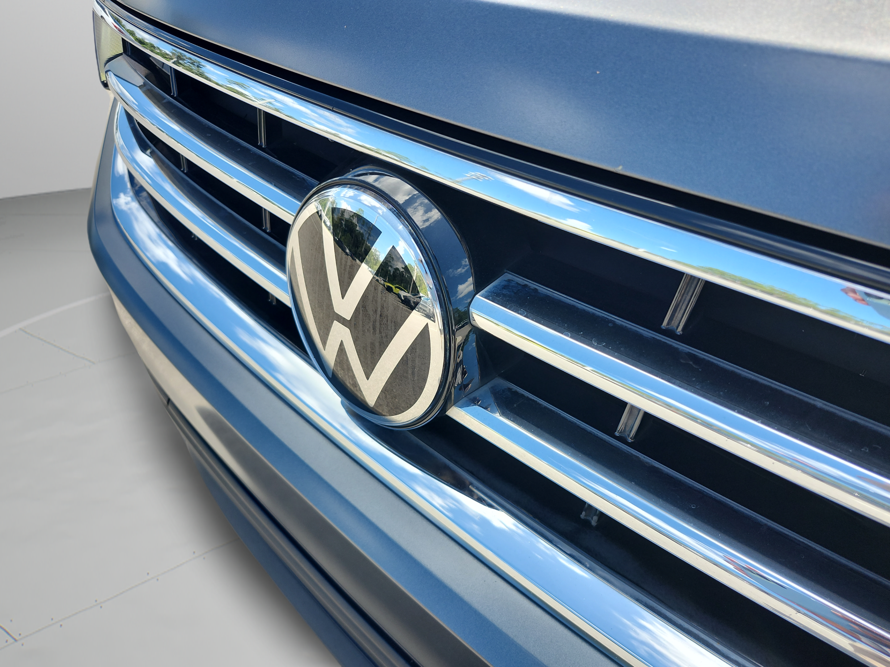 Used 2022 Volkswagen Tiguan SE FWD image 29
