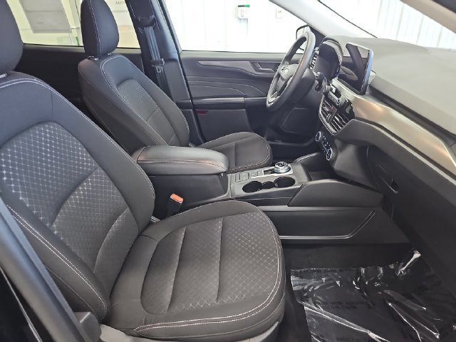 Used 2025 Ford Escape Active AWD/4WD image 28