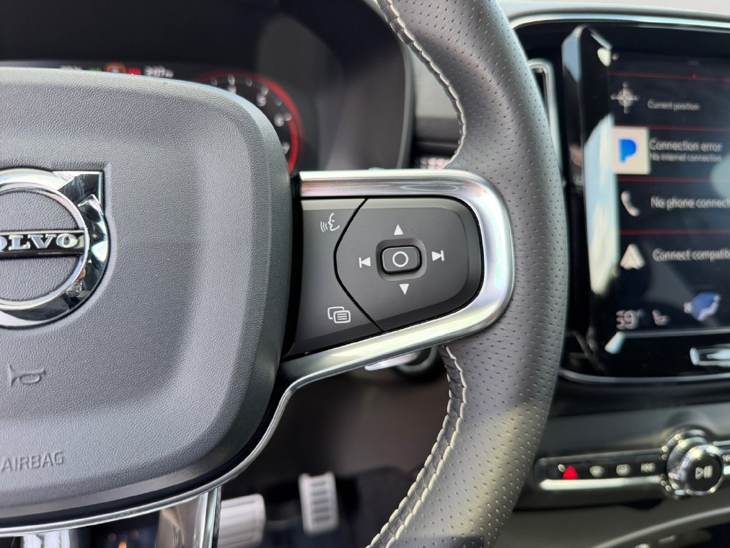 Used 2020 Volvo XC40 T5 R-Design w/ Protection Package Premier AWD/4WD image 19