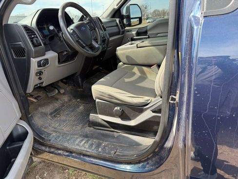 Used 2019 Ford F250 XL w/ XL Value Package image 5