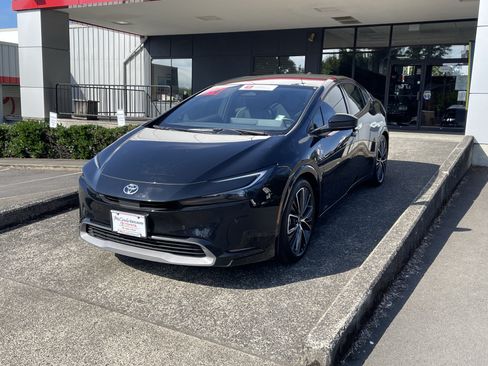 Certified 2024 Toyota Prius XLE AWD/4WD image 3