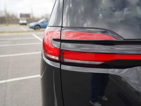 New 2026 Chrysler Pacifica Select FWD image 37