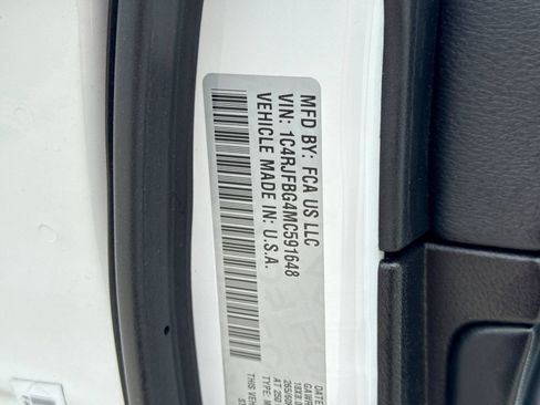 Used 2021 Jeep Grand Cherokee Limited AWD/4WD image 39
