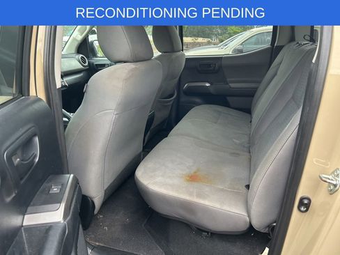 Used 2016 Toyota Tacoma SR5 w/ Towing Package RWD image 9