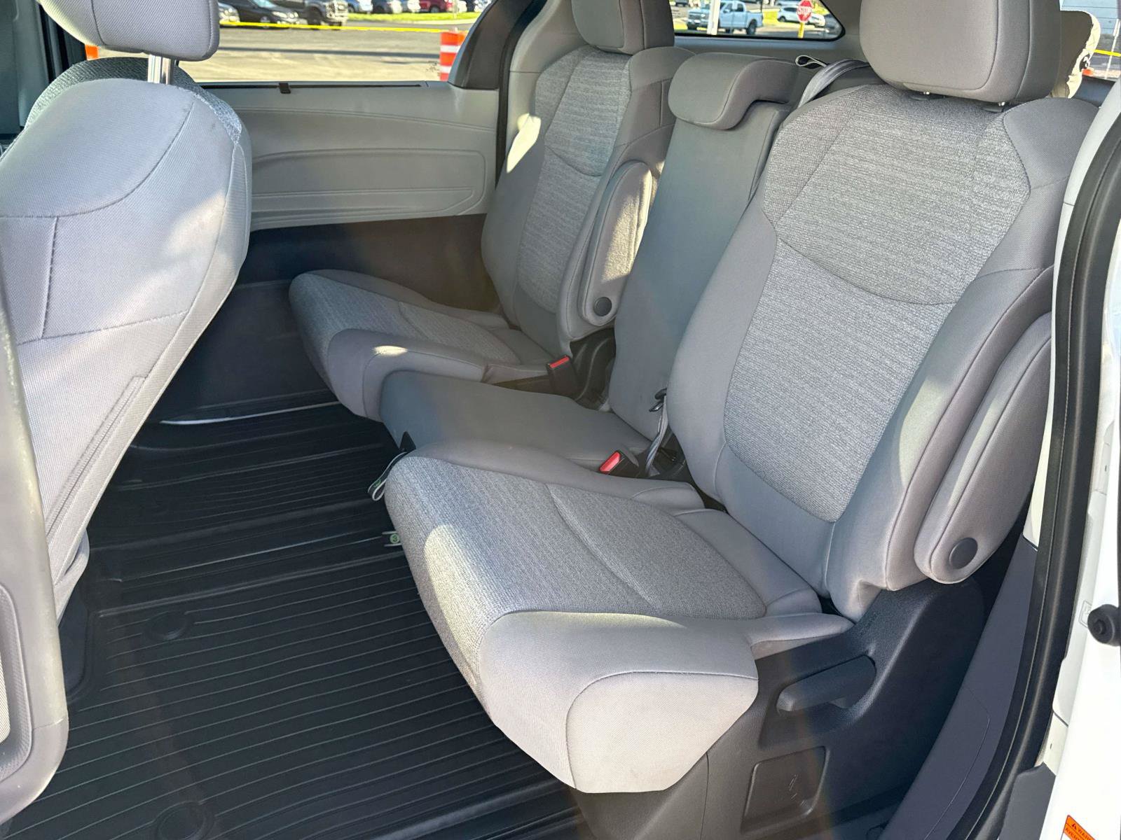 Used 2024 Toyota Sienna LE AWD/4WD image 14