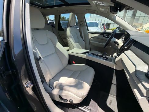 Certified 2023 Volvo XC60 B5 Plus w/ Protection Package Premier FWD image 57