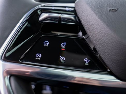 Certified 2025 Cadillac Escalade ESV Sport w/ LPO, ONYX Package image 37