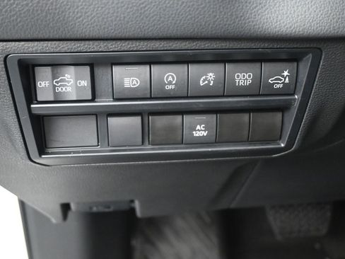 Used 2023 Toyota Tundra Limited AWD/4WD image 20