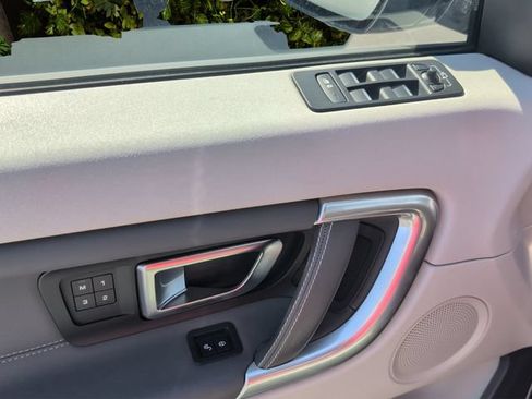 Used 2018 Land Rover Discovery Sport HSE AWD/4WD image 44