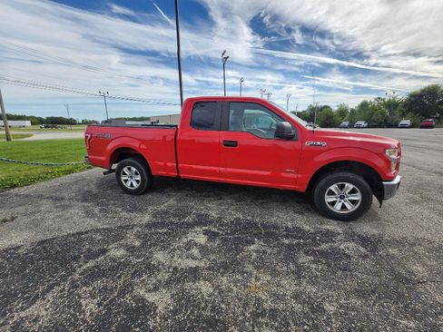 Used 2017 Ford F150 XL w/ Equipment Group 101A Mid AWD/4WD image 4