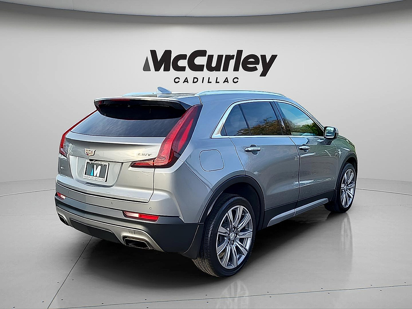 Used 2023 Cadillac XT4 Premium Luxury w/ Sun And Sound Package AWD/4WD image 7