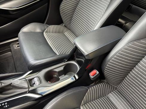 Used 2022 Toyota Corolla XSE FWD image 31