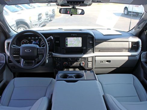 Used 2025 Ford F350 XLT AWD/4WD image 43