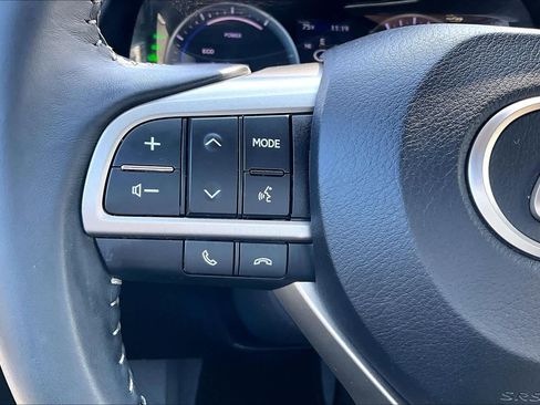 Used 2018 Lexus RX 450h AWD image 22