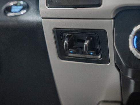 Used 2022 Ford F250 Lariat w/ Black Appearance Pkg image 35