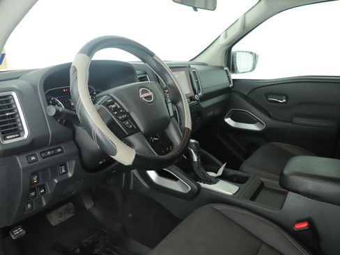 Used 2023 Nissan Frontier SV w/ SV Convenience Package image 12