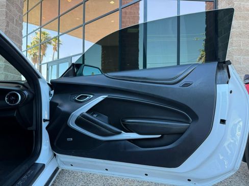 Used 2016 Chevrolet Camaro SS RWD image 31