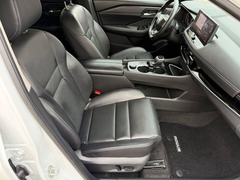 Certified 2025 Nissan Rogue SL w/ SL Premium Package image 33