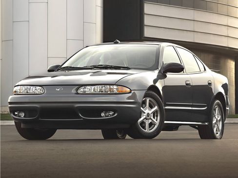 Used 2004 Oldsmobile Alero GX FWD image 1