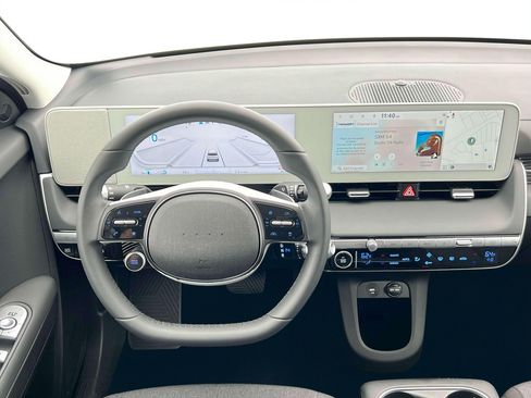 New 2024 Hyundai Ioniq 5 SE AWD/4WD image 18