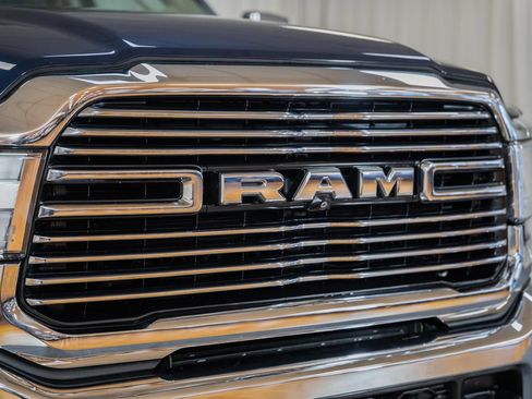 Used 2022 RAM 2500 Laramie AWD/4WD image 11