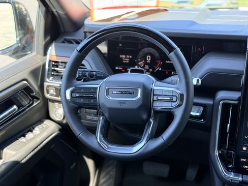 New 2026 GMC Yukon Denali w/ Denali Reserve Package AWD/4WD image 15