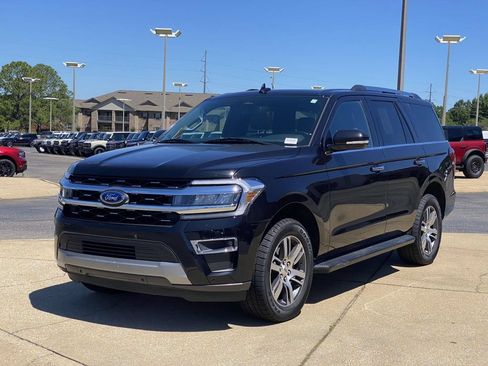 Used 2024 Ford Expedition Limited AWD/4WD image 5