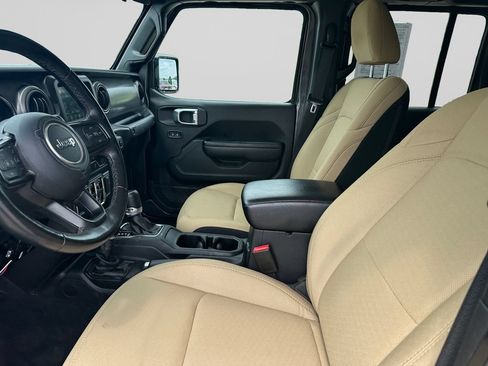 Used 2022 Jeep Gladiator Sport AWD/4WD image 9