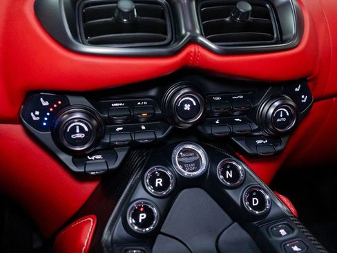 Used 2019 Aston Martin V8 Vantage Coupe image 44