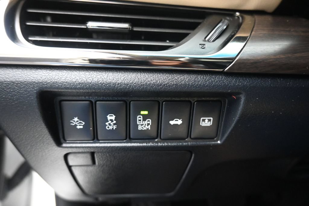 Used 2016 Toyota Avalon Limited w/ Toyota Safety Sense Package FWD image 28