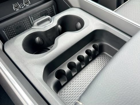 New 2026 RAM 3500 Laramie AWD/4WD image 21