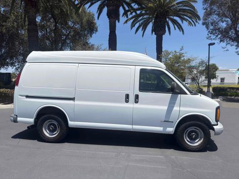Used 2001 Chevrolet Express 3500 w/ Convenience Pkg 1 RWD image 77