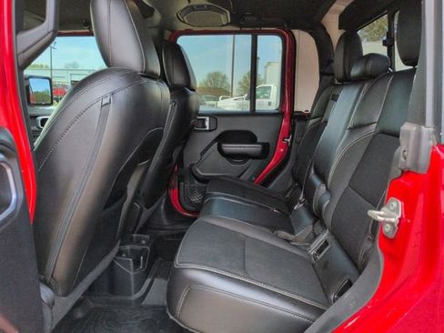 Used 2021 Jeep Gladiator Sport image 16