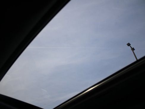 Used 2019 Toyota Avalon Limited image 15