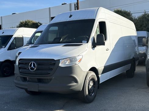 New 2025 Mercedes-Benz Sprinter 2500 image 6