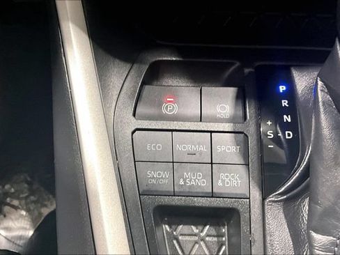 Used 2019 Toyota RAV4 LE AWD/4WD image 20