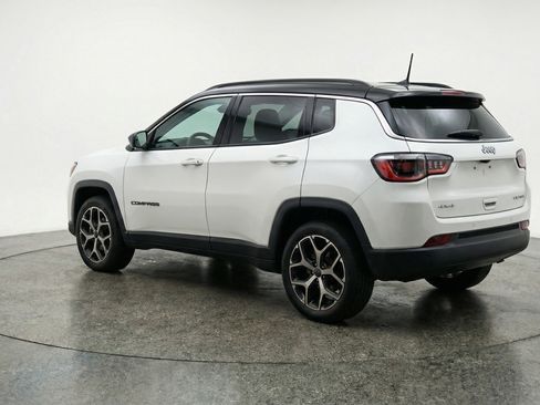 Used 2025 Jeep Compass Limited image 6