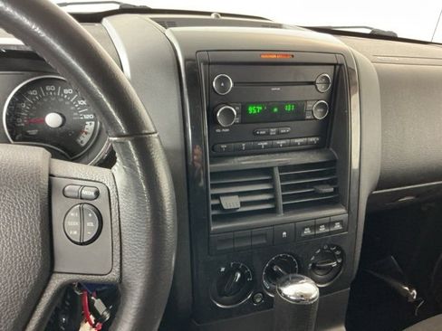 Used 2010 Ford Explorer XLT image 13