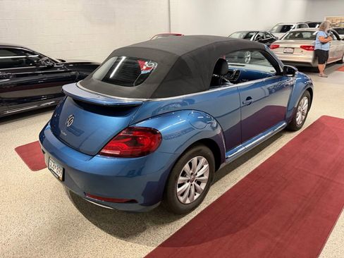 Used 2019 Volkswagen Beetle 2.0T S FWD image 61