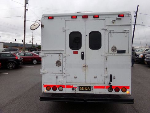 Used 2007 GMC Savana 3500 image 52