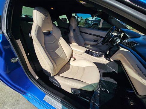 Used 2018 Maserati GranTurismo Sport image 21
