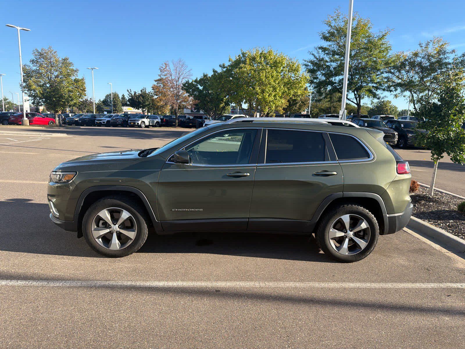 Used 2021 Jeep Cherokee Limited AWD/4WD image 5