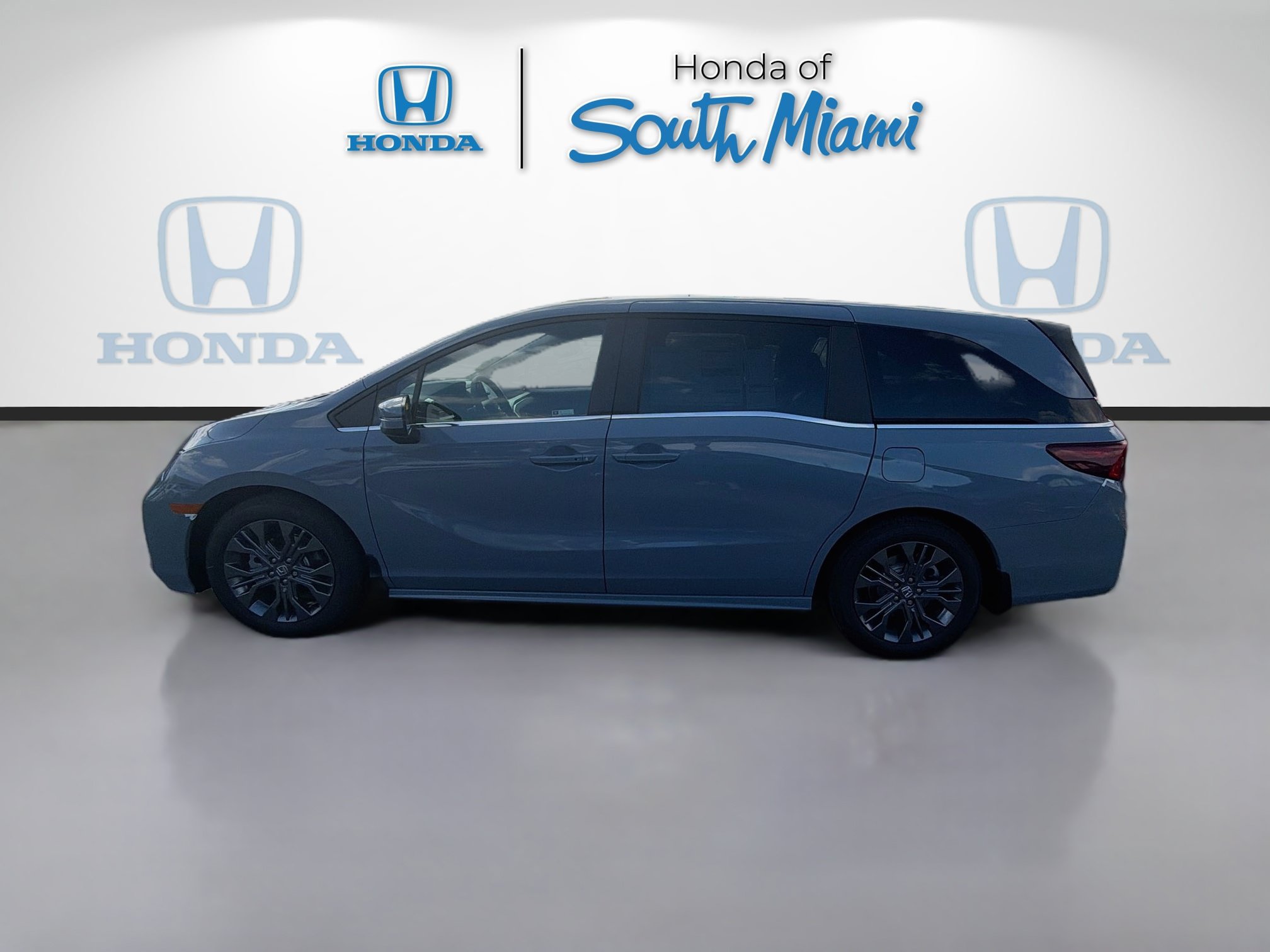 New 2027 Honda Odyssey Touring image 4
