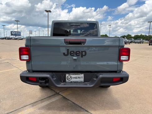 New 2026 Jeep Gladiator Sport AWD/4WD image 16