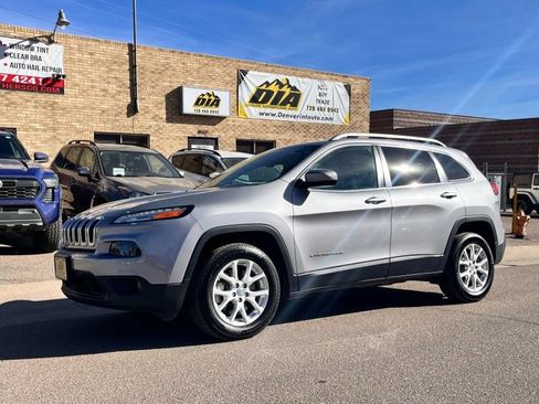 Used 2016 Jeep Cherokee Latitude w/ Comfort/Convenience Group image 1